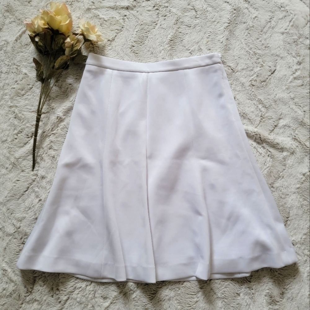 ✨️CL Isacc Mizrahi White Flare Fitted Skirt Thick Material‎ Size S